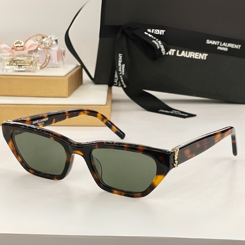 Saint Laurent – Écaille de tortue